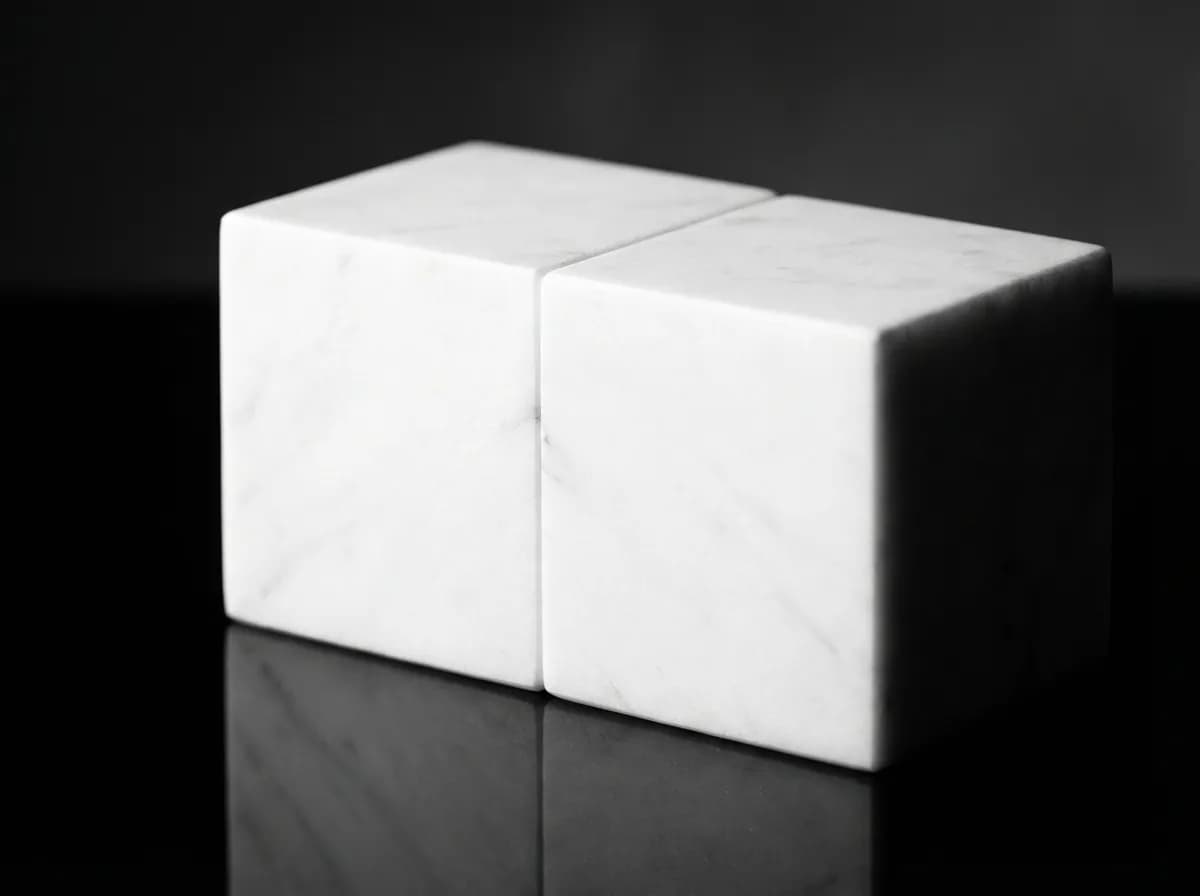 TUP société : Guide de la dissolution sans liquidation Blocs de marbre s'emboîtant parfaitement, symbole minimaliste de la TUP